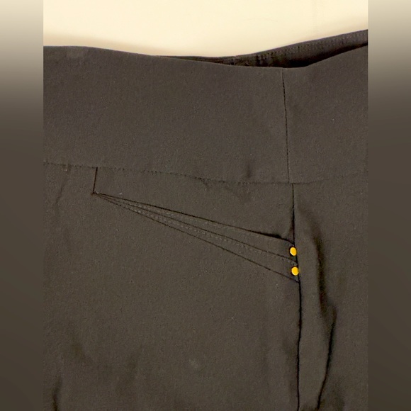 ATTYRE SAMANTHA BLACK STRETCH BERMUDA SHORT FAUX POCKETS 22W - Picture 6 of 7